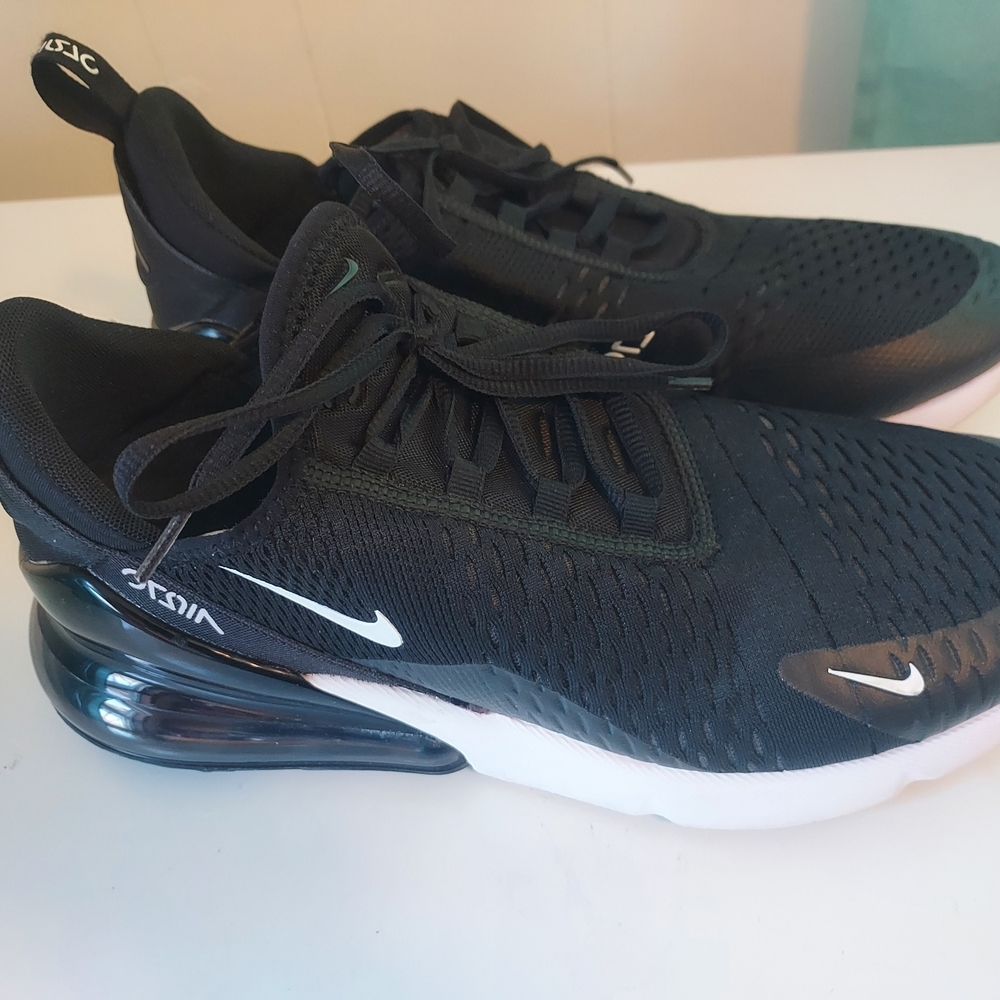 Nike Air Max 270 Black/White Sneakers